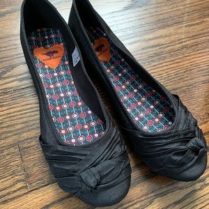 Rocket Dog - black flats